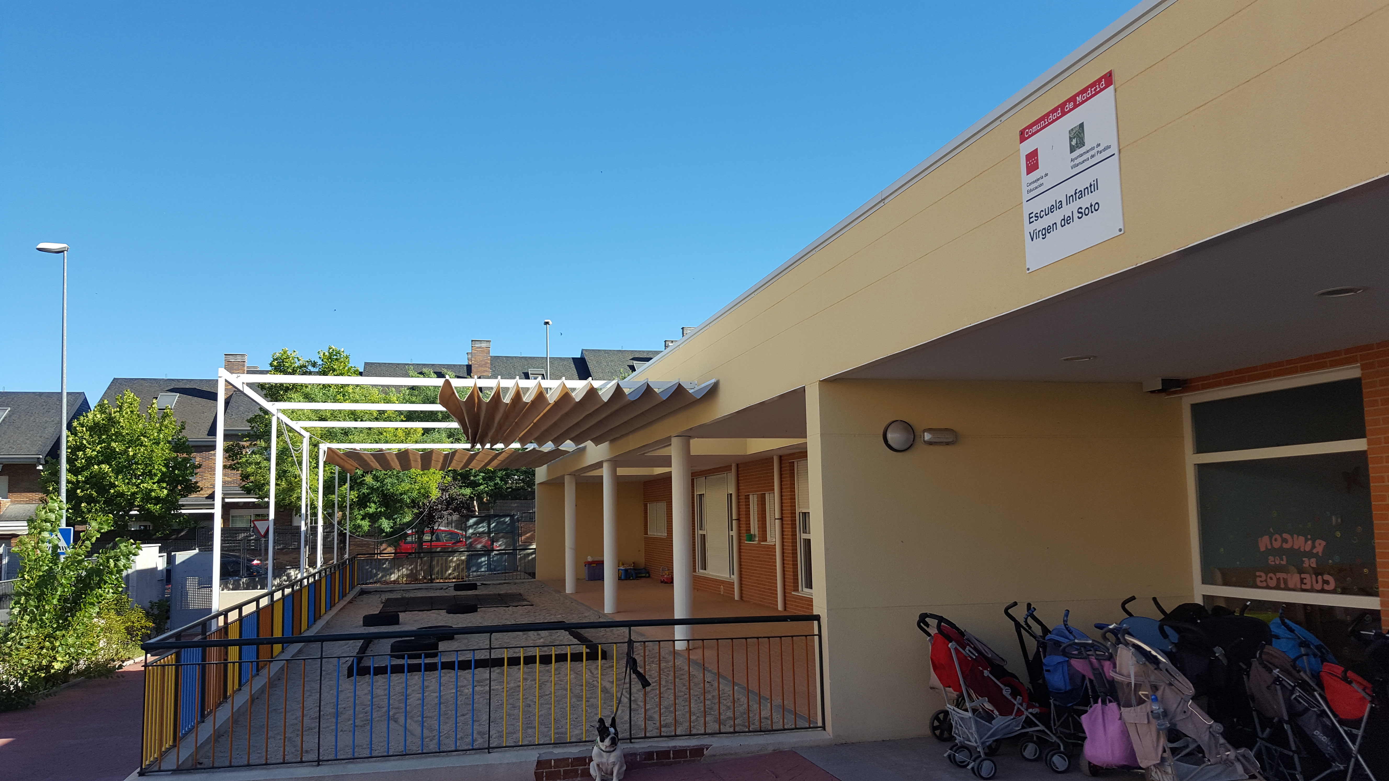 escuela infantil municipal - patios delante